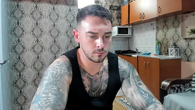 Snapshot of Jonmusclemaster chatting on December 2025 09:04:02 PM Jonmusclemaster online show from December 2025 09:04:02 PM