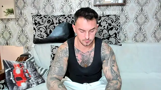 Snapshot of Jonmusclemaster chatting on October 2025 09:04:02 PM Jonmusclemaster online show from October 2025 09:04:02 PM