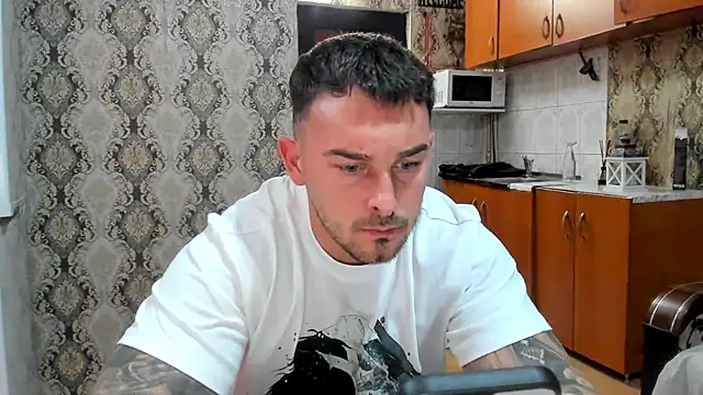 Snapshot of Jonmusclemaster chatting on October 2025 08:54:02 PM Jonmusclemaster online show from October 2025 08:54:02 PM