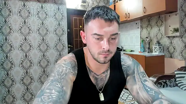 Snapshot of Jonmusclemaster chatting on November 2025 08:24:01 PM Jonmusclemaster online show from November 2025 08:24:01 PM