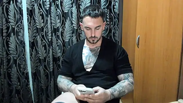 Jonmusclemaster online show from April 2026 09:39:33 PM