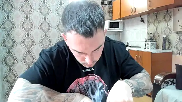 Snapshot of Jonmusclemaster chatting on October 2025 09:22:02 PM Jonmusclemaster online show from October 2025 09:22:02 PM