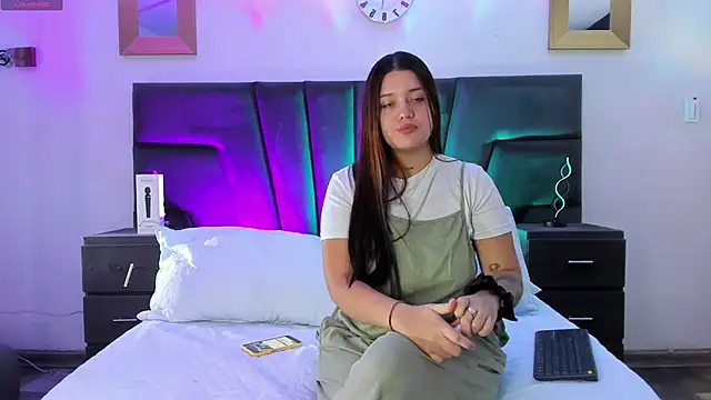 AndreaAndKarina online show from January 2025 12:35:01 PM