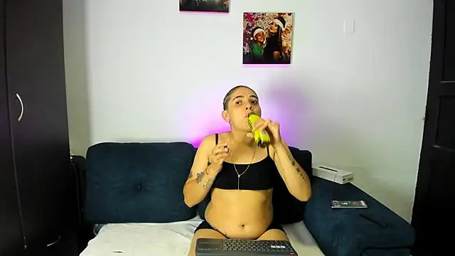 AndreaAndKarina online show from October 2025 12:42:01 AM