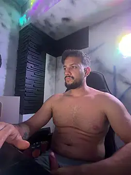 Aerick1997 online show from April 2026 04:53:02 AM