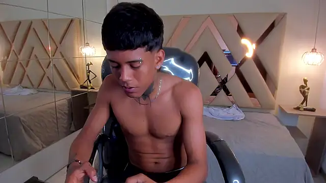 Alan Cute18 online show from February 2026 01:43:02 PM