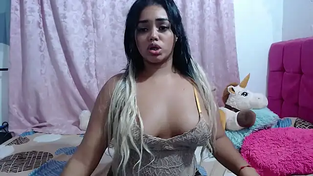 Snapshot of kiara_milf_ chatting on March 2025 01:24:01 AM kiara milf online show from March 2025 01:24:01 AM