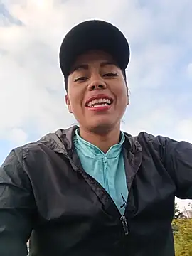 Snapshot of _andrea30 chatting on June 2026 11:18:02 AM andrea30 online show from June 2026 11:18:02 AM