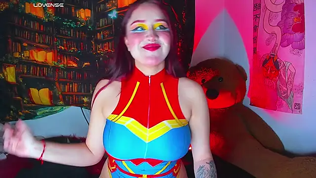 LailaCatt online show from December 2025 07:19:02 AM