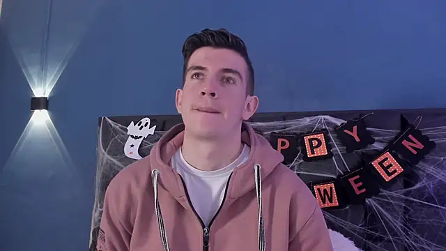 MikaelSlow online show from October 2025 04:02:02 AM