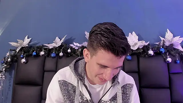 MikaelSlow online show from November 2025 04:13:01 AM