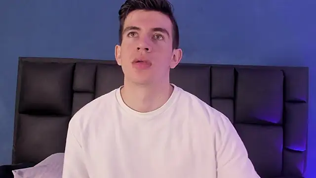 MikaelSlow online show from November 2025 05:10:02 AM