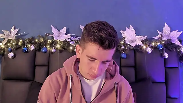 MikaelSlow online show from January 2026 03:56:01 AM