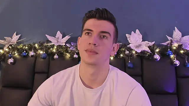 MikaelSlow online show from December 2025 05:53:01 AM