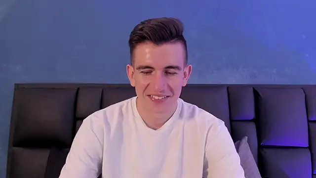 MikaelSlow online show from January 2026 02:15:01 AM