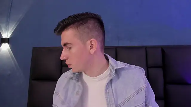 MikaelSlow online show from November 2025 03:51:02 AM