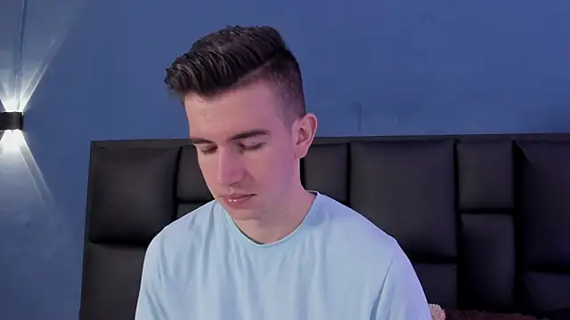 MikaelSlow online show from October 2025 03:59:02 AM