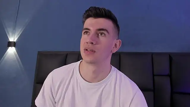 MikaelSlow online show from November 2025 03:54:02 AM