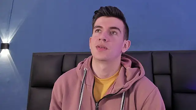 MikaelSlow online show from November 2025 04:27:01 AM