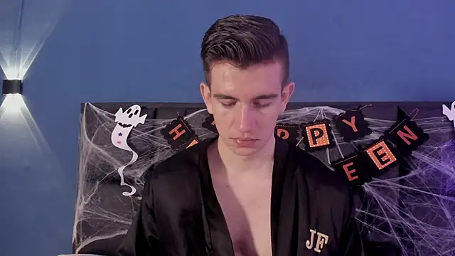 MikaelSlow online show from October 2025 04:11:02 AM