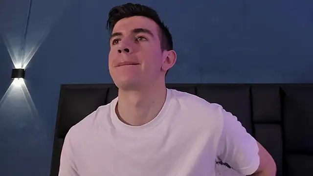 MikaelSlow online show from November 2025 10:15:01 PM