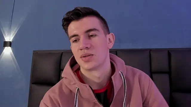 MikaelSlow online show from November 2025 04:05:01 AM