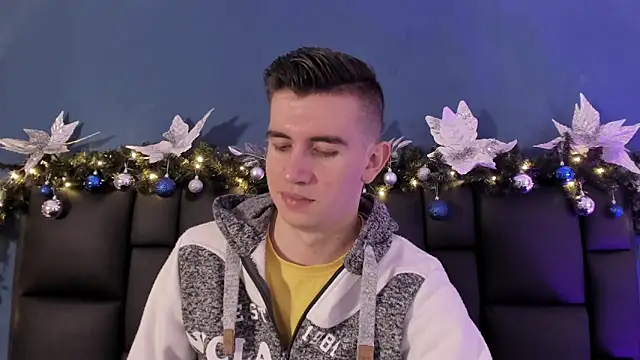 MikaelSlow online show from November 2025 05:30:01 AM