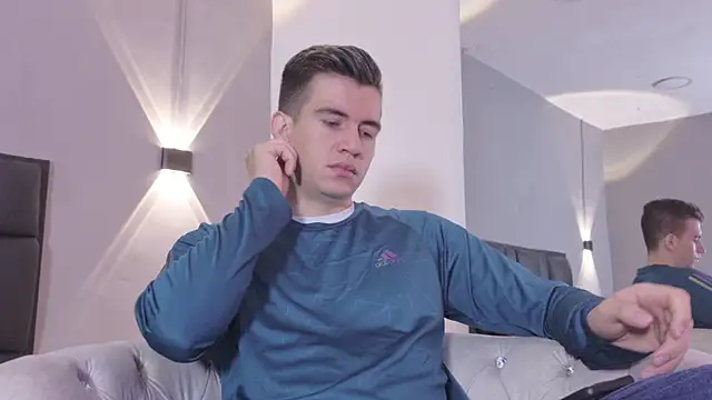 MikaelSlow online show from April 2026 04:46:01 PM