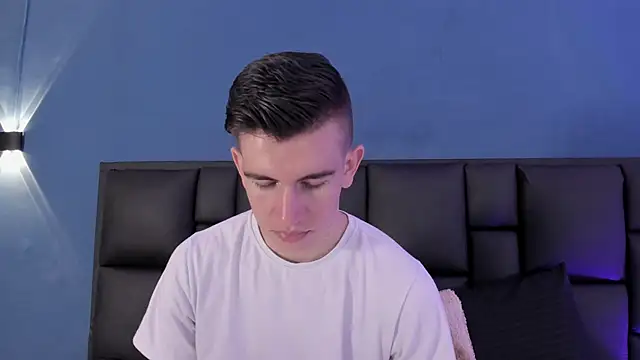 MikaelSlow online show from September 2025 04:47:01 AM