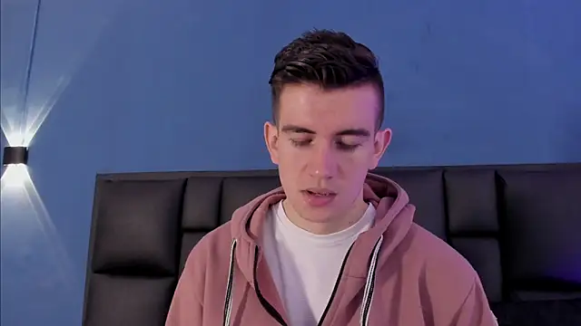 MikaelSlow online show from September 2025 04:17:01 AM