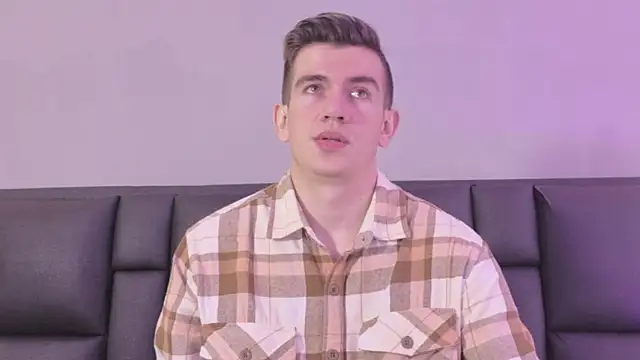 MikaelSlow online show from April 2026 03:29:02 PM