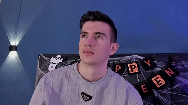 MikaelSlow online show from October 2025 03:38:01 AM