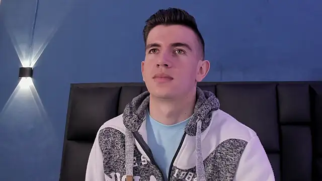 MikaelSlow online show from November 2025 04:06:01 AM