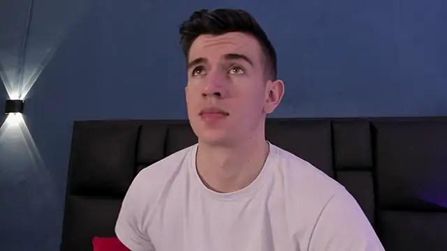 MikaelSlow online show from November 2025 04:16:01 AM