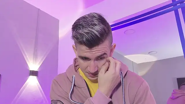 MikaelSlow online show from April 2026 03:52:02 AM