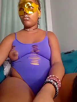 Snapshot of SquirtQueen222 chatting on February 2025 09:15:01 PM SquirtQueen222 online show from February 2025 09:15:01 PM