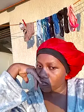 Snapshot of SquirtQueen222 chatting on January 2025 03:48:01 AM SquirtQueen222 online show from January 2025 03:48:01 AM