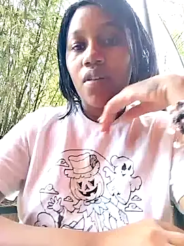 Snapshot of SquirtQueen222 chatting on December 2024 02:26:02 PM SquirtQueen222 online show from December 2024 02:26:02 PM