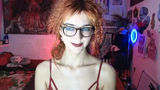 Snapshot of TatianaRomanov chatting on May 2026 07:33:01 PM TatianaRomanov online show from May 2026 07:33:01 PM