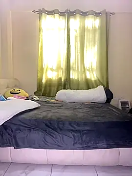 nur lin online show from December 2025 01:02:02 PM