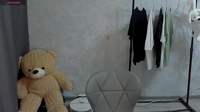 Snapshot of Diana_twerk chatting on May 2026 01:26:02 PM Diana twerk online show from May 2026 01:26:02 PM