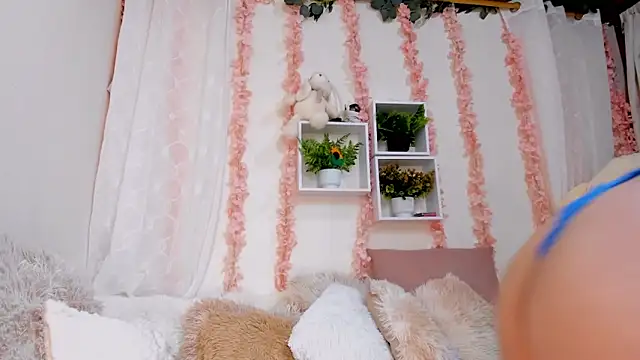 Snapshot of Idara_and_Edahi01 chatting on October 2025 04:14:01 PM Idara and Edahi01 online show from October 2025 04:14:01 PM