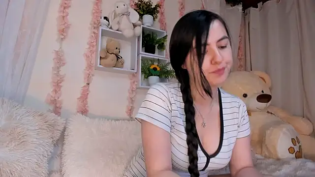 Idara and Edahi01 online show from April 2026 01:02:02 AM