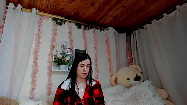 Snapshot of Idara_and_Edahi01 chatting on November 2025 01:28:01 PM Idara and Edahi01 online show from November 2025 01:28:01 PM