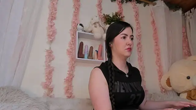 Idara and Edahi01 online show from March 2026 12:21:02 AM