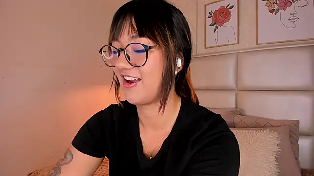 Aily Yozuko online show from December 2025 02:32:01 AM