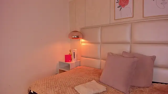 Aily Yozuko online show from December 2025 02:37:02 AM