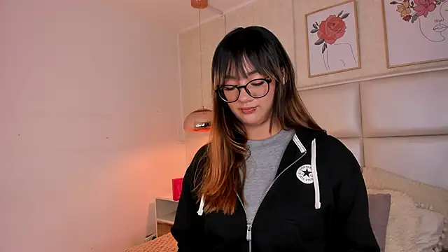 Aily Yozuko online show from December 2025 02:27:02 AM