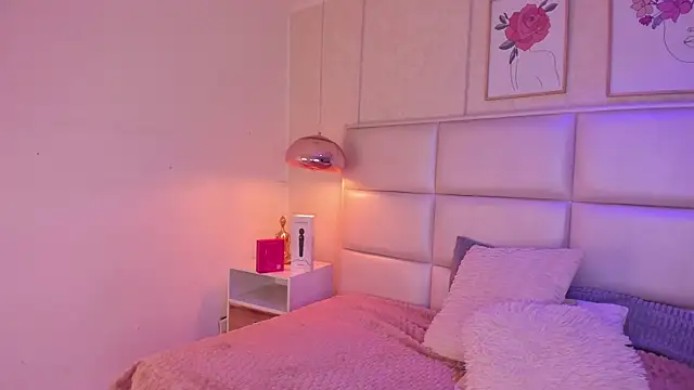 Aily Yozuko online show from February 2026 02:42:02 AM