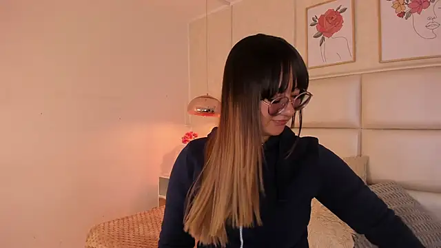 Aily Yozuko online show from April 2026 02:40:01 AM